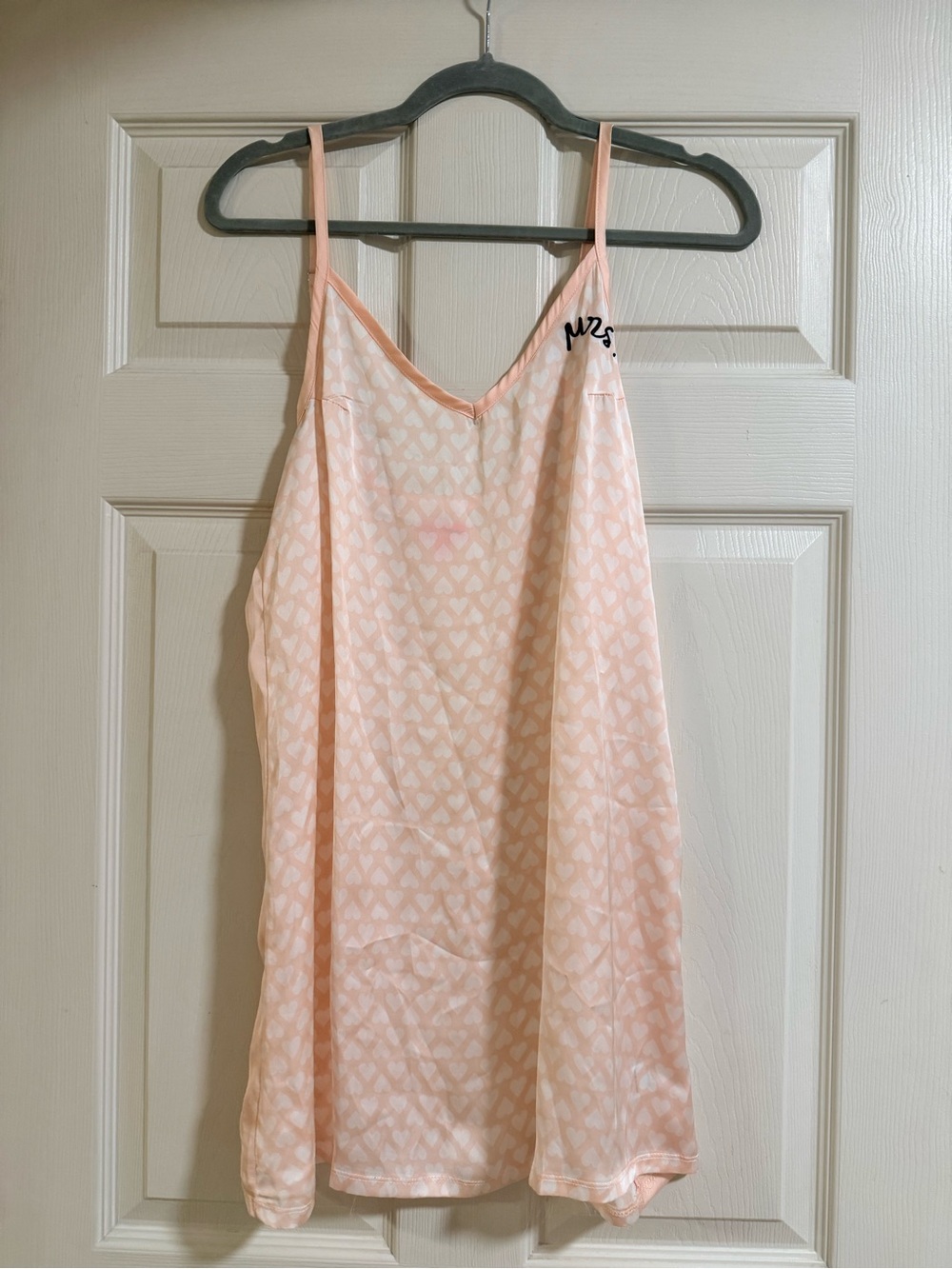 Betsey Johnson Mrs Pink & White Heart-Print Satin Slip